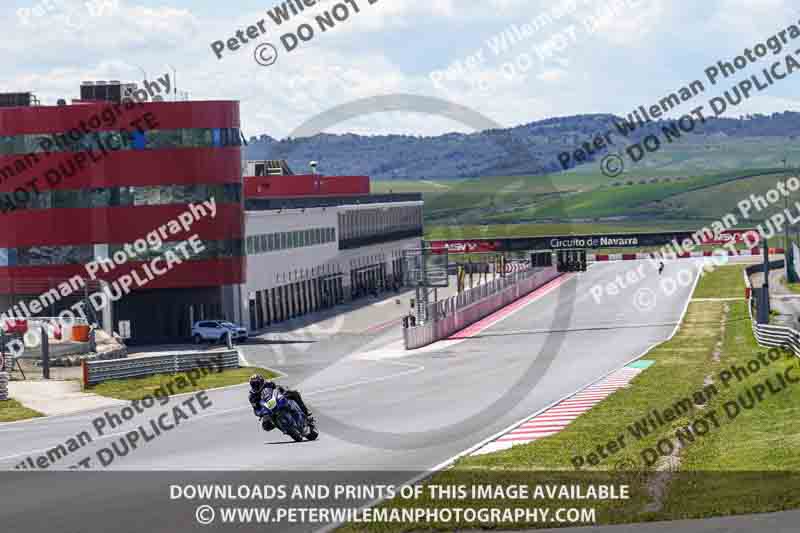cadwell no limits trackday;cadwell park;cadwell park photographs;cadwell trackday photographs;enduro digital images;event digital images;eventdigitalimages;navarra;no limits trackdays;peter wileman photography;racing digital images;trackday digital images;trackday photos
